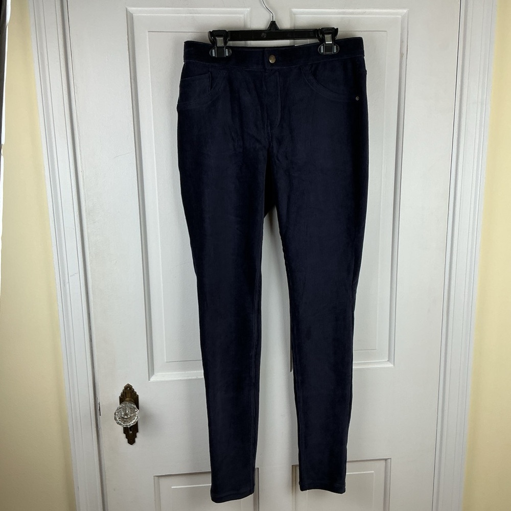 HUE Corduroy Leggings